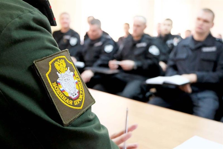 Военный прокурор Вологодского гарнизона и руководитель регионального филиала Государственного фонда «Защитники Отечества» провели совместный прием членов семей военнослужащих. Военный прокурор Вологодского гарнизона и руководитель регионального филиала Государственного фонда «Защитники Отечества» провели совместный прием членов семей военнослужащих.