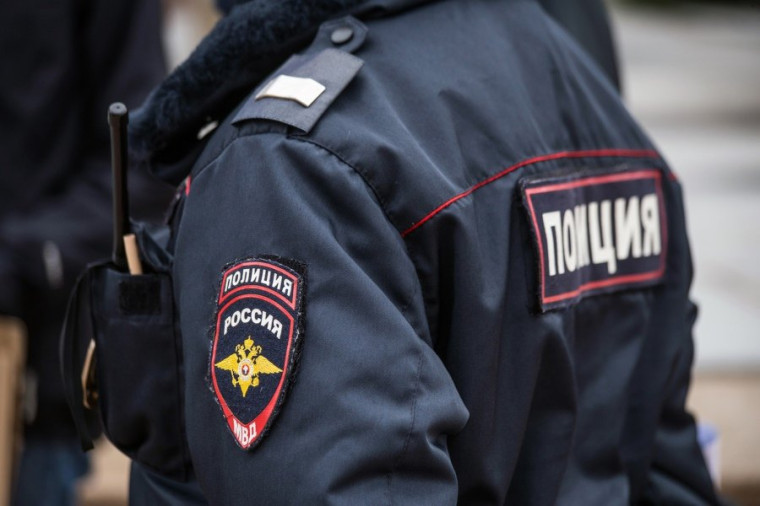 В Харовске полицейские задержали подозреваемого в хищении денежных средств с банковского счета. В Харовске полицейские задержали подозреваемого в хищении денежных средств с банковского счета.