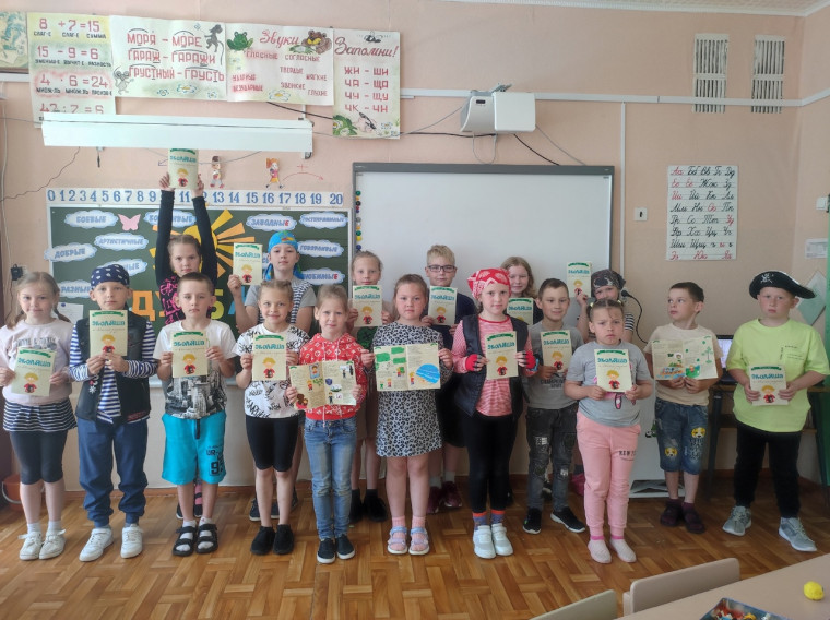 Более 4000 юных вологжан повысили свой уровень знаний о культурном богатстве Вологодской области. Более 4000 юных вологжан повысили свой уровень знаний о культурном богатстве Вологодской области.